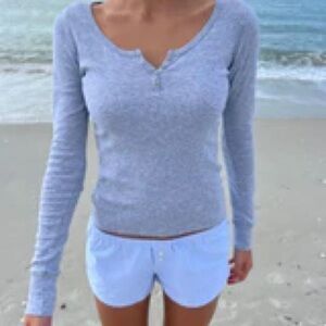 Brandy Melville Light Gray Long Sleeve Top
